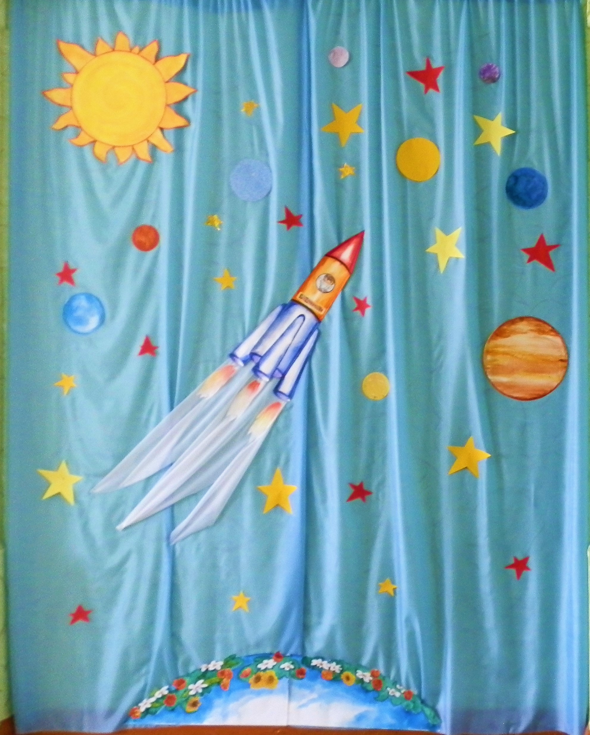 Украшение зала ко Дню космонавтики в детском саду. Украсить зал ко Дню космонавтики в детском. Украсить зал ко Дню космонавтики в детском саду. Оформление зала ко Дню космонавтики в детском саду.